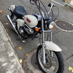 マグナ 50   フィフティ　人気の白　乗って帰れますの画像