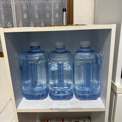 4Lボトルが収納できるカラーボックスの画像