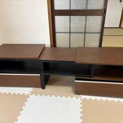 【お渡し先決定済】伸縮できるテレビ台の画像