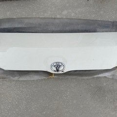 ハイエース　ボンネット