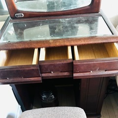 【ガレッジセール・一挙出品】ドレッサー 椅子付き　高級家具の画像