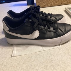 NIKE ナイキ　ジュニア　スニーカーシューズ23.5 美品の画像