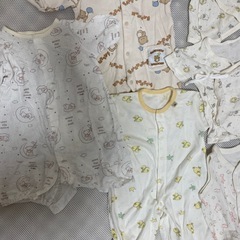 赤ちゃん肌着とロンパース 50cmから60cmの画像