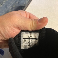 NIKE ナイキ　ジュニア　スニーカーシューズ23.5 美品の画像