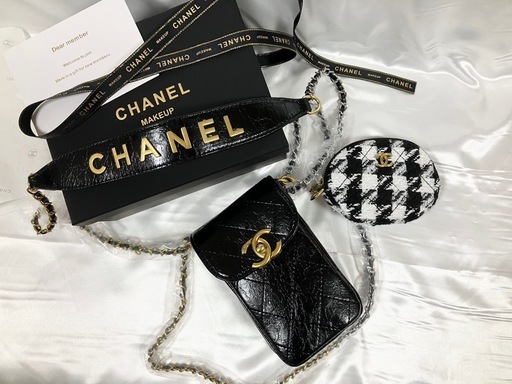 CHANELシャネル ノベルティ ショルダーバッグ スマホポーチ ミニバッグ