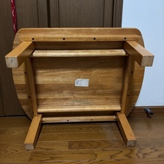 木製折り畳みテーブルの画像