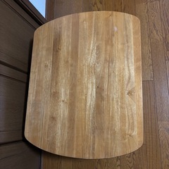 木製折り畳みテーブルの画像