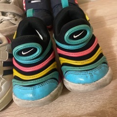 1足500円　子供靴の画像