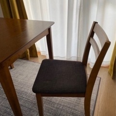 ニトリ　ダイニングテーブル　イスセット②
の画像