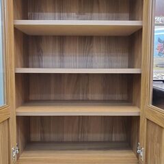 キャビネット 食器棚 2枚ガラス扉 棚板可動式 ブラウン 木目模様■横幅56.5㎝×奥行29.5cm×高さ89cm■近隣配送無料 買取帝国 朝霞店の画像