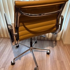 マネイジメント フラット チェア ライトブラウンの画像