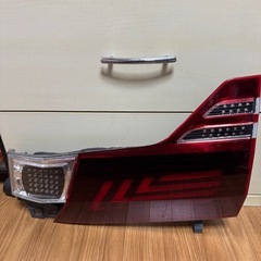 アルファード10後期ワンオフテールランプの画像