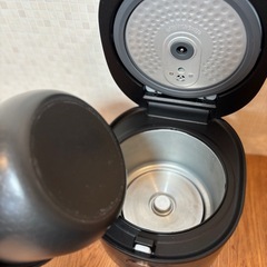 ヤマダ電機 マイコンジャー炊飯器  3合 NRC-M05H1 2021年製の画像