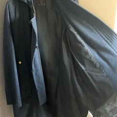 shuca GW ウール混 変形フードコート L 黒に近い濃紺の画像