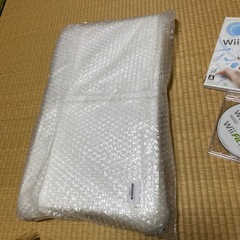 Wii本体、バランスボードの画像