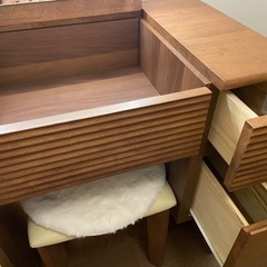 土日で受取り限定価格です！ニトリ　化粧台 ドレッサーの画像