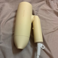 ドライヤー　SALONIAの画像