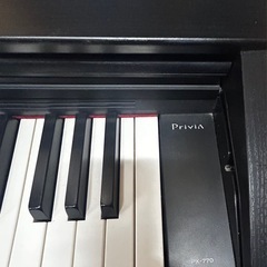 電子ピアノの画像