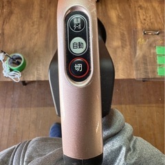 L0411 IRISOHYAMA アイリスオーヤマ コードレススティッククリーナー 掃除機 充電式 紙パック 2023年製の画像