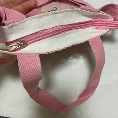 新品✨ラブブ ピンクのミニバッグの画像