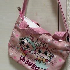 新品✨ラブブ ピンクのミニバッグの画像