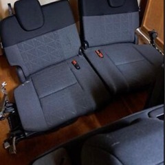 日産セレナc28 2列目・3列目シートの画像