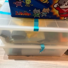 MUJI収納ボックス　と　猫キャラグッズの画像