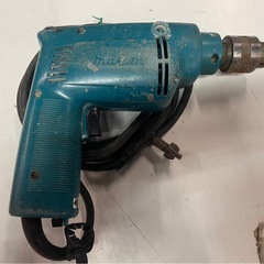 makita　マキタ　電動ドリル　振動ドリル　震動ドリル　電気ドリル　10㎜　HP1030　電動工具　現場　DIY　チャック付　稼働確認済　中古　③の画像