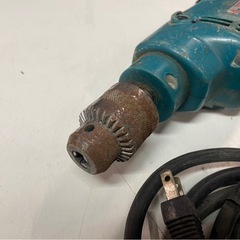 makita　マキタ　電動ドリル　振動ドリル　震動ドリル　電気ドリル　10㎜　HP1030　電動工具　現場　DIY　チャック付　稼働確認済　中古　③の画像