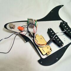ストラト アルニコ５ ピックアップ アッセンブリー SSH 1v1t仕様 5wayセレクター　オレンジドロップコンデンサー の画像