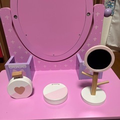 子供用ドレッサーの画像