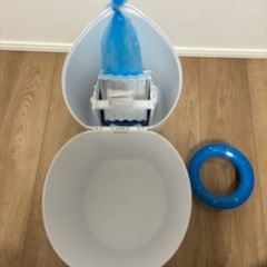 おむつバケツ　ゴミ箱　ベビーグッズ　トイザらス　ベビザラスの画像
