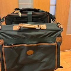 【難あり】スーツケースとガーメントバッグの画像