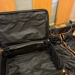 【難あり】スーツケースとガーメントバッグの画像
