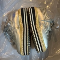 21.5cm☆シルバー厚底靴の画像