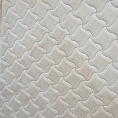 ダブルマットレスの画像