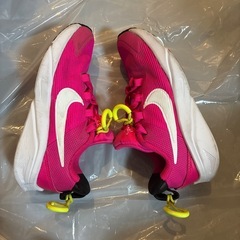 NIKE18.5cm☆ショッキングピンクの靴の画像