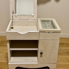 ドレッサーワゴンの画像