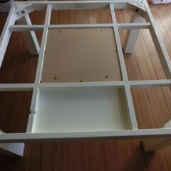 ●こたつホワイト、●日本製、●本体強化プラスチックでとても軽い、●あまり使用してない商品ですので綺麗です、●台は白で裏木目、●コード付き、●通電確認済、★お手数をおかけしますプロフィール必読の画像