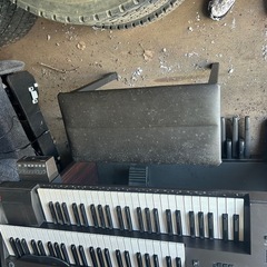パイプオルガン　電子ピアノの画像