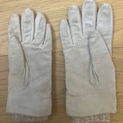 【暖か】スエード調手袋 ベルト付 ニットリブ ベージュ 美品の画像