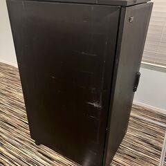 IBM製サーバーラックの画像