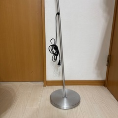IKEA スタンドライト　シルバーの画像