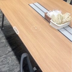 オフィスデスクの画像