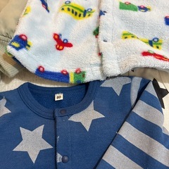 80サイズ，ロンパース３点，ジャンパー，モコモコベスト90サイズの画像
