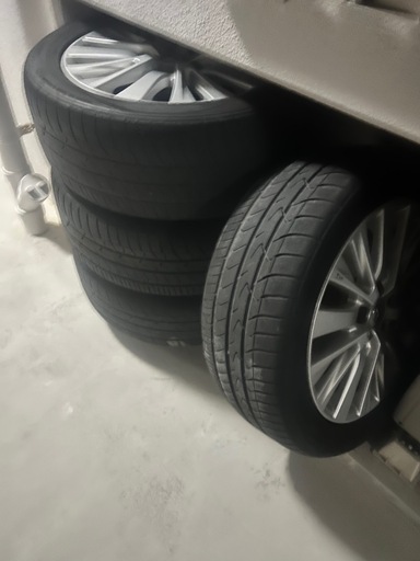 20アルファードや、プリウスアルファ、ハイエース、クラウン等に、18インチ