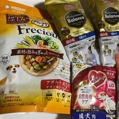 ドッグフード　新品　沢山　まとめて　袋、ライト、歯磨きシート、大量　の画像