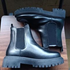 新品 23cm レディース ブーツ ブラック 厚底 シューズ サイドゴア 識別番号:【B178-S】の画像