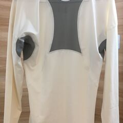 アンダーアーマー　モックネック　長袖アンダーシャツ　XLの画像