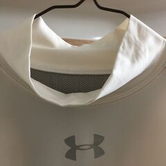アンダーアーマー　モックネック　長袖アンダーシャツ　XLの画像